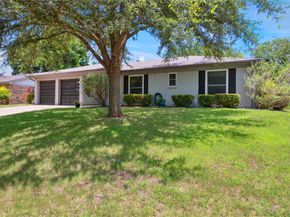 1829  Briar Run , Benbrook Texas 76126
