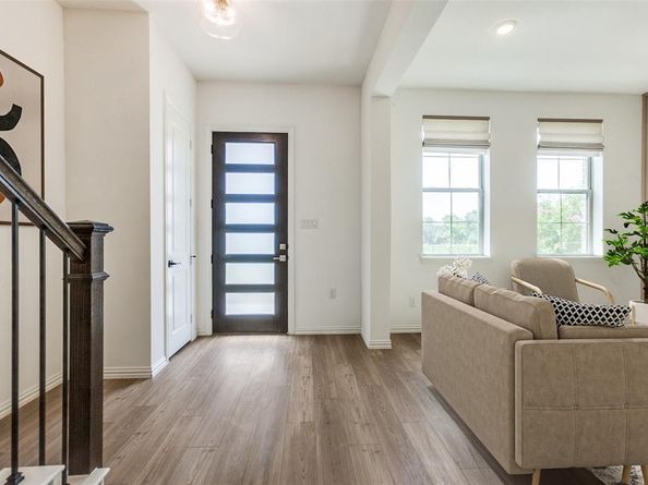 7581  Laburnam Road , Dallas Texas 75228