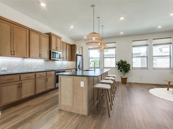 7581  Laburnam Road , Dallas Texas 75228