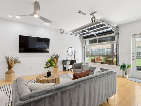 1111 S Akard Street  307, Dallas Texas 75215