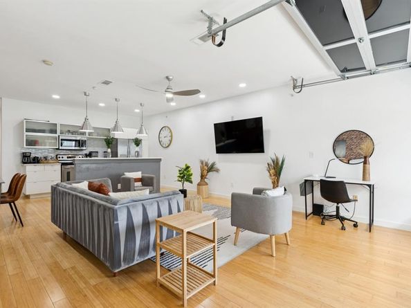 1111 S Akard Street  307, Dallas Texas 75215