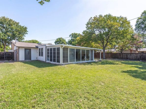 2942  Esterbrook Drive , Farmers Branch Texas 75234