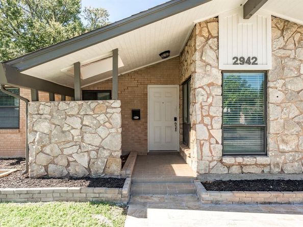 2942  Esterbrook Drive , Farmers Branch Texas 75234