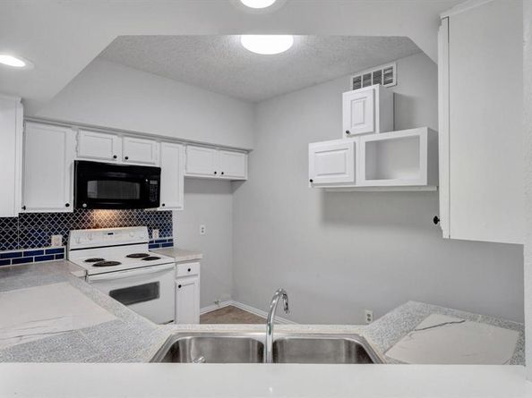 9601  Forest Lane  1113, Dallas Texas 75243