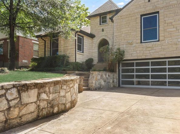 315 N Montreal Avenue , Dallas Texas 75208