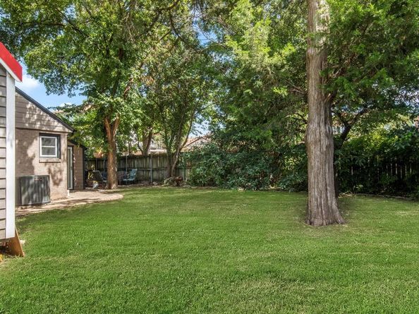 315 N Montreal Avenue , Dallas Texas 75208