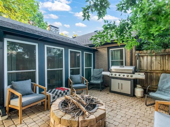 315 N Montreal Avenue , Dallas Texas 75208