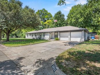 2711  Santa Cruz Drive 