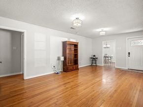 2711  Santa Cruz Drive , Dallas Texas 75227