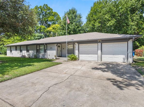 2711  Santa Cruz Drive , Dallas Texas 75227