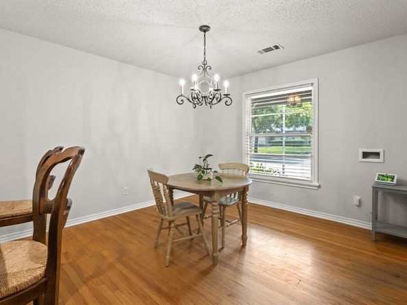 2711  Santa Cruz Drive , Dallas Texas 75227