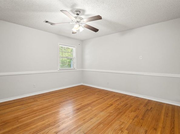 2711  Santa Cruz Drive , Dallas Texas 75227