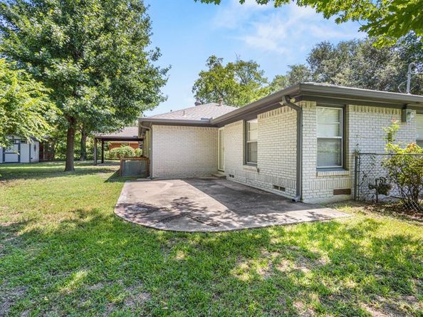 2711  Santa Cruz Drive , Dallas Texas 75227