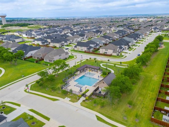 2913  Borderland Lane , Celina Texas 75009