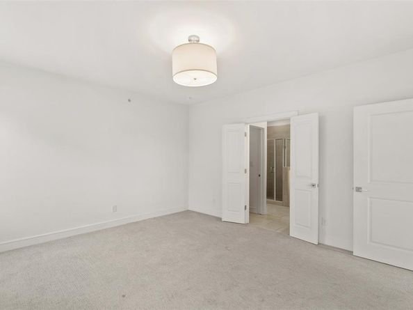 5718  Mccommas Boulevard  203, Dallas Texas 75206