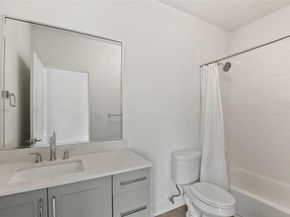 5718  Mccommas Boulevard  203, Dallas Texas 75206
