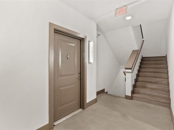 5718  Mccommas Boulevard  203, Dallas Texas 75206
