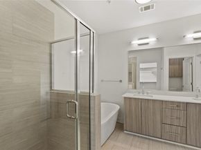 5718  Mccommas Boulevard  203, Dallas Texas 75206