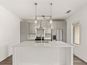 5718  Mccommas Boulevard  203, Dallas Texas 75206