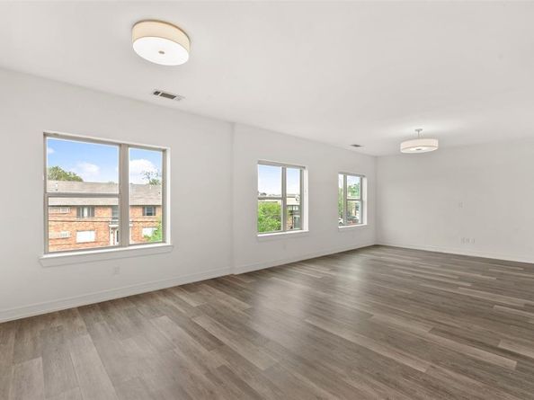 5718  Mccommas Boulevard  203, Dallas Texas 75206