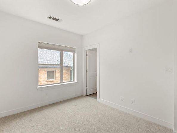 5718  Mccommas Boulevard  203, Dallas Texas 75206