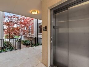 5718  Mccommas Boulevard  203, Dallas Texas 75206