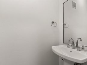 5718  Mccommas Boulevard  203, Dallas Texas 75206