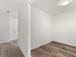 5718  Mccommas Boulevard  203, Dallas Texas 75206