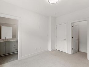 5718  Mccommas Boulevard  203, Dallas Texas 75206