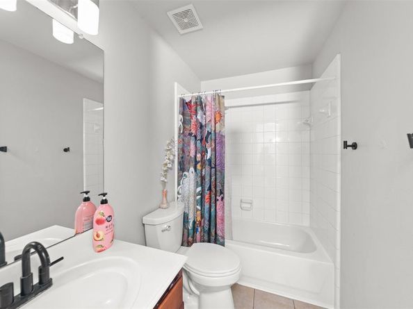 3271  Yeltes  , Grand Prairie Texas 75054
