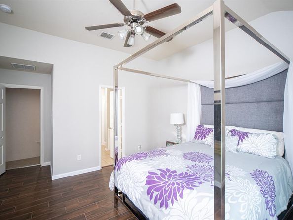 3271  Yeltes  , Grand Prairie Texas 75054