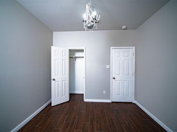 3271  Yeltes  , Grand Prairie Texas 75054