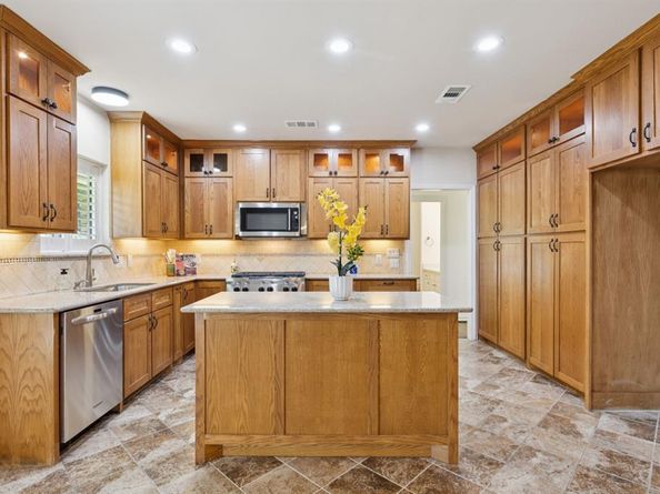 206  Crooked Creek Drive , Richardson Texas 75080