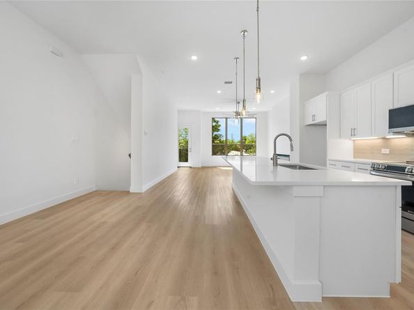 13351  Goodland Street  207, Farmers Branch Texas 75234