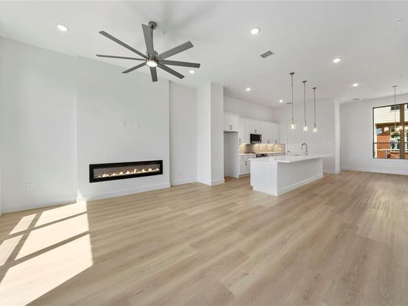 13351  Goodland Street  207, Farmers Branch Texas 75234