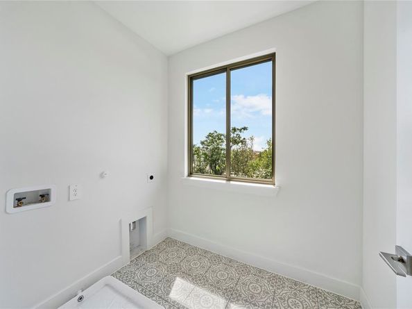 13351  Goodland Street  207, Farmers Branch Texas 75234