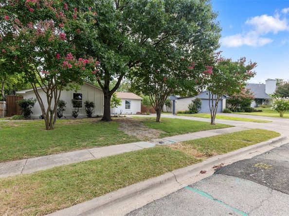 8709  Gladwood Lane , Dallas Texas 75243