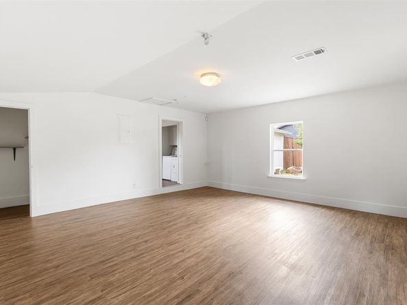 8709  Gladwood Lane , Dallas Texas 75243