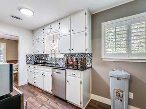 2715  Green Oaks Boulevard , Arlington Texas 76017