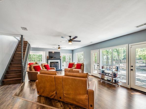 2715  Green Oaks Boulevard , Arlington Texas 76017