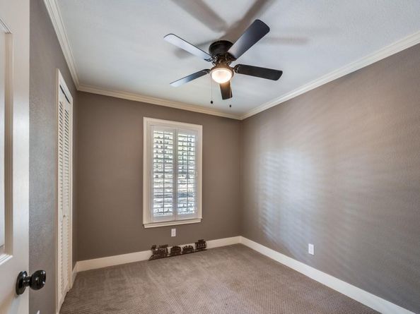 2715  Green Oaks Boulevard , Arlington Texas 76017