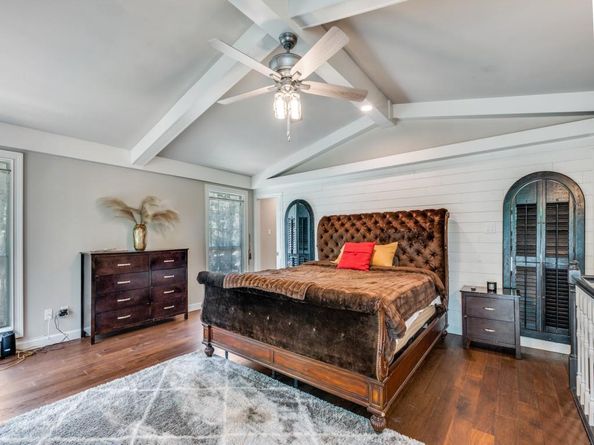 2715  Green Oaks Boulevard , Arlington Texas 76017
