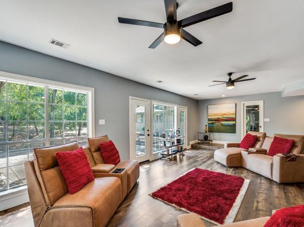 2715  Green Oaks Boulevard , Arlington Texas 76017