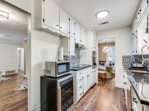 2715  Green Oaks Boulevard , Arlington Texas 76017