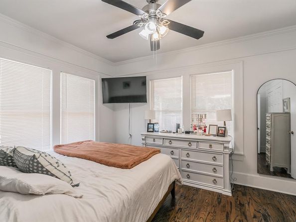 2100  5th Avenue , Fort Worth Texas 76110