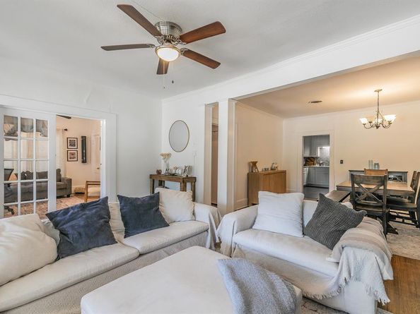 2100  5th Avenue , Fort Worth Texas 76110