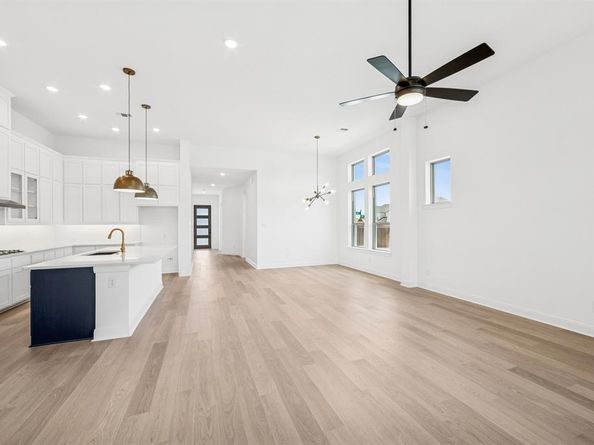 1005  Peach Blossom Avenue , Crowley Texas 76036