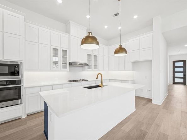 1005  Peach Blossom Avenue , Crowley Texas 76036