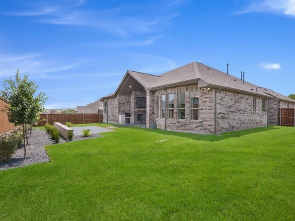 137  Cross Timbers Street , Azle Texas 76020