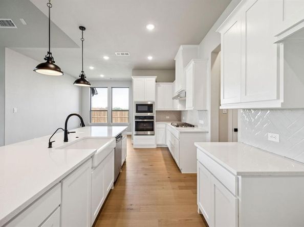 137  Cross Timbers Street , Azle Texas 76020